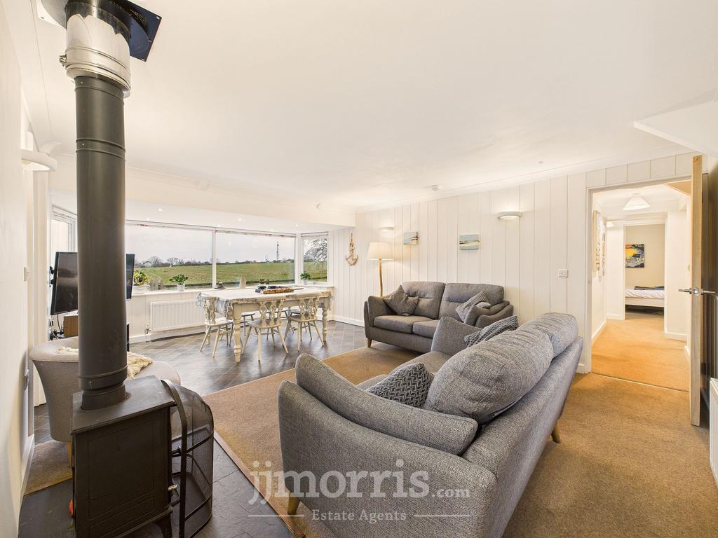 Living Room/Dining Room