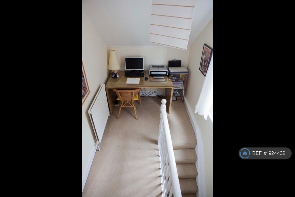 Landing/Office Space