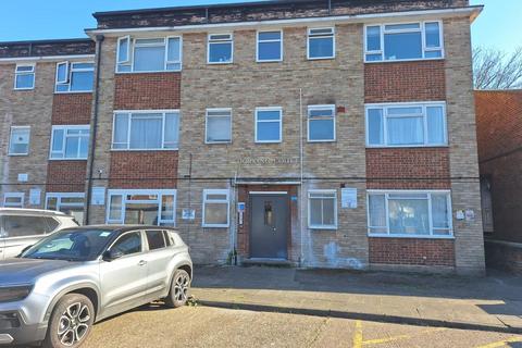 2 bedroom flat to rent, Hampden Lane, London