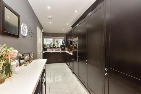 4 bedroom end of terrace house for sale, Eton Walk, Folkestone, Kent