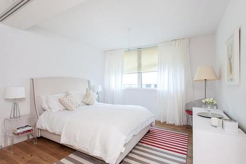 3 bedroom apartment to rent, Rathbone Place, Fitzrovia, London, W1T