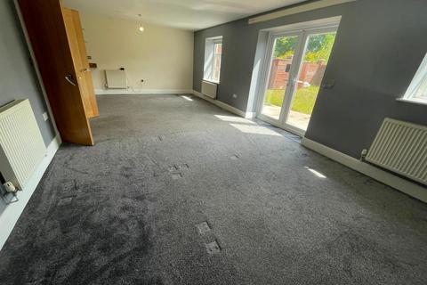3 bedroom house to rent, Ryder Court, Prescot L35