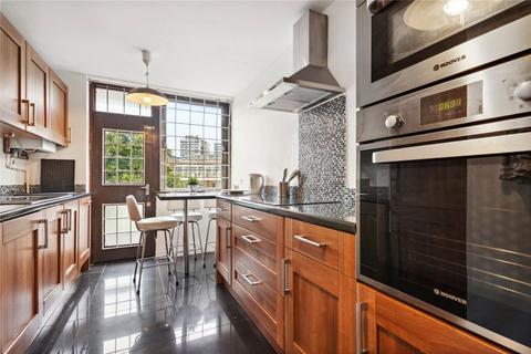 2 bedroom flat to rent, The Quadrangle, London W2