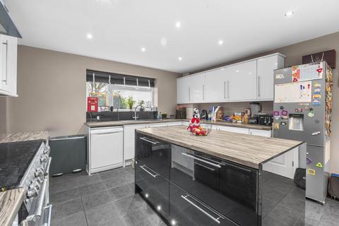4 bedroom detached house for sale, Lea Close, Hertfordshire CM23
