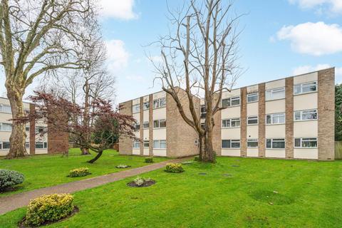 2 bedroom flat to rent, Silverwood Close, Beckenham, BR3