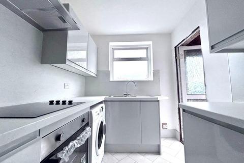 undefined, Grosvenor Avenue, Hayes