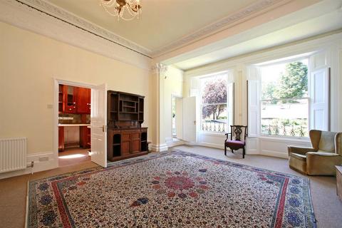 2 bedroom flat to rent, Highbury New Park, Highbury