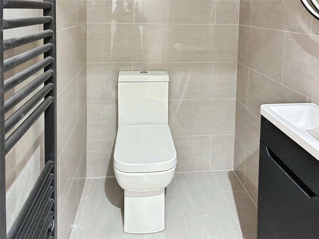 Cloakroom/Wc