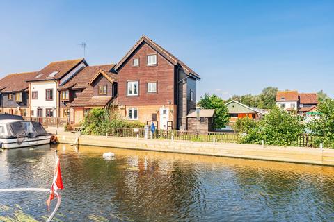 3 bedroom cottage for sale, Staitheway Road, Wroxham