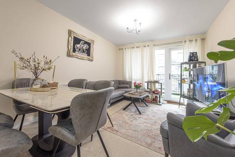 2 bedroom flat for sale, Guardian Avenue, Colindale, London, NW9