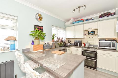 1 bedroom semi-detached bungalow for sale, Thorney Drive, Selsey, Chichester, West Sussex