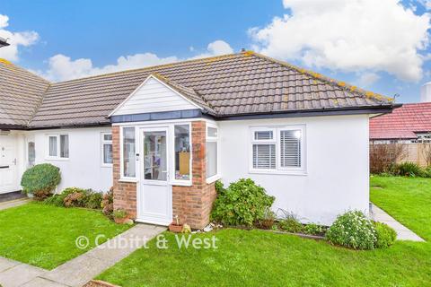 1 bedroom semi-detached bungalow for sale, Thorney Drive, Selsey, Chichester, West Sussex