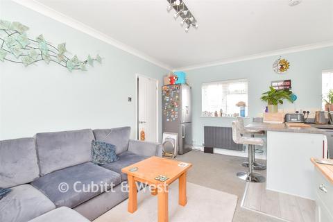 1 bedroom semi-detached bungalow for sale, Thorney Drive, Selsey, Chichester, West Sussex