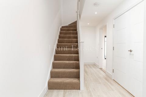 3 bedroom semi-detached house for sale, 1 Crown Villas