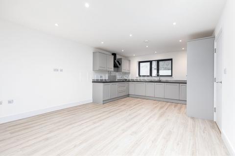 3 bedroom townhouse for sale, 2 Crown Villas