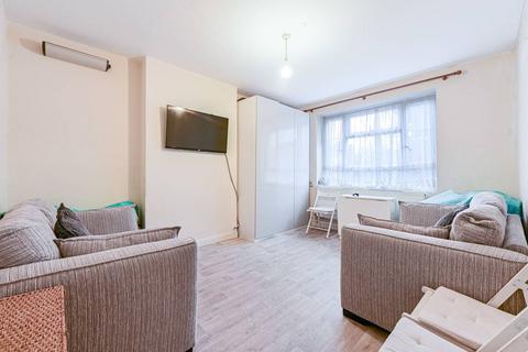 3 bedroom flat for sale, Lawrence Close, White City, London, W12