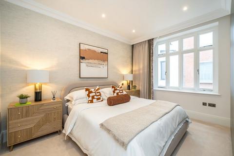 undefined, Stratton Street, London W1J