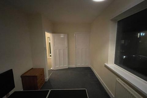 2 bedroom terraced house to rent, Oakfield Gardens, Newcastle upon Tyne NE15