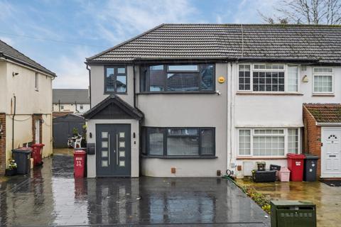 4 bedroom end of terrace house for sale, Lancaster Avenue, Slough SL2