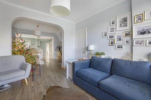 4 bedroom terraced house for sale, 19, London Road, Dunton Green, Kent, TN13 2UD