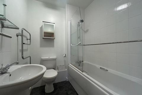 1 bedroom flat to rent, Kingswood Place, 55-59 Norwich Avenue West, Bournemouth