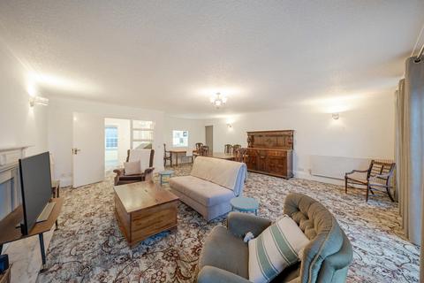 3 bedroom apartment for sale, Ashurst Close, Northwood