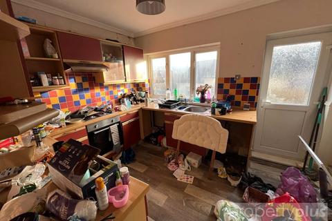 undefined, Thomas Street, Tonypandy, Rhondda Cynon Taff, CF40