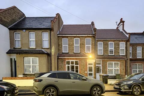 3 bedroom terraced house to rent, Priory Avenue, Wembley HA0