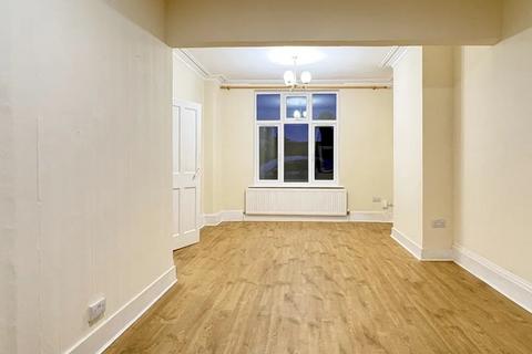 3 bedroom terraced house to rent, Priory Avenue, Wembley HA0