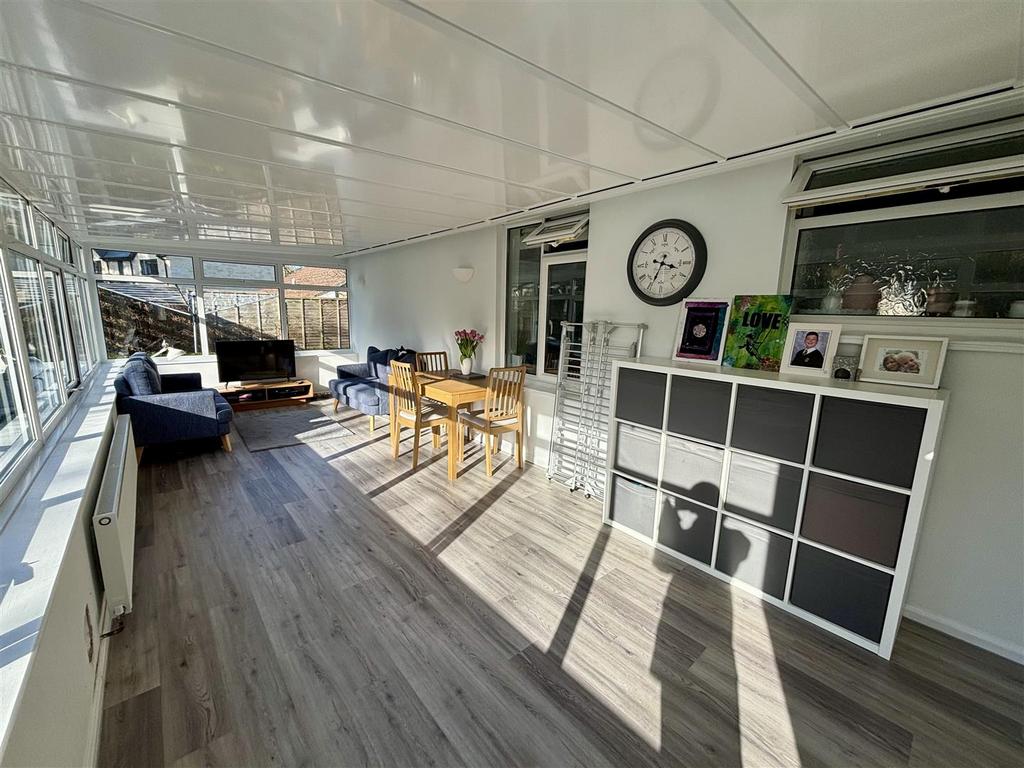 Conservatory / Family Room