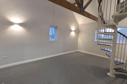 2 bedroom flat to rent, High Street, Selsey