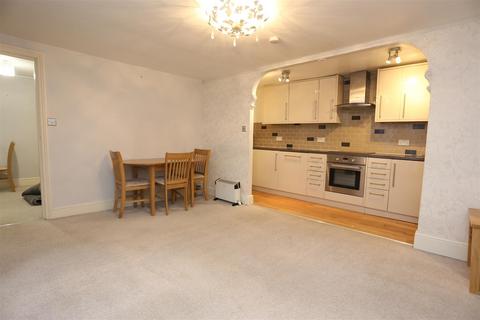 2 bedroom flat to rent, Brunswick Terrace, Hove