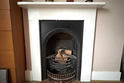 2 bedroom semi-detached house for sale, Laleham Road, Staines-Upon-Thames, Surrey, TW18