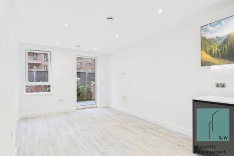 undefined, Gwen Davis Way, Dagenham RM9