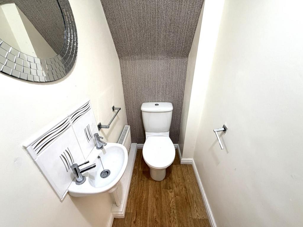Cloakroom/wc