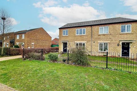 4 bedroom semi-detached house for sale - Hawker Way, Pineham Village, Northampton NN4