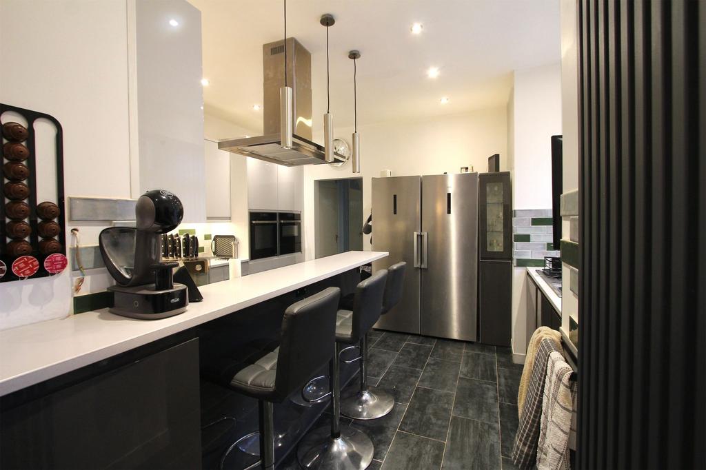 Kitchen Breakfast Bar