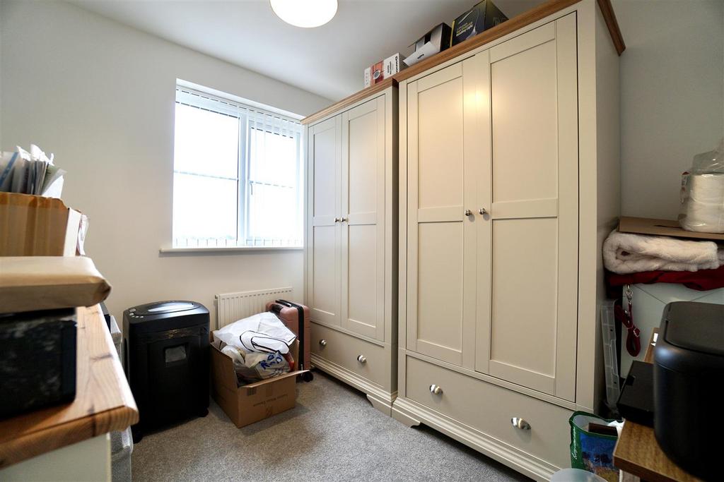 Bedroom/Office