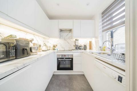 2 bedroom flat for sale, Cleve Road, London NW6