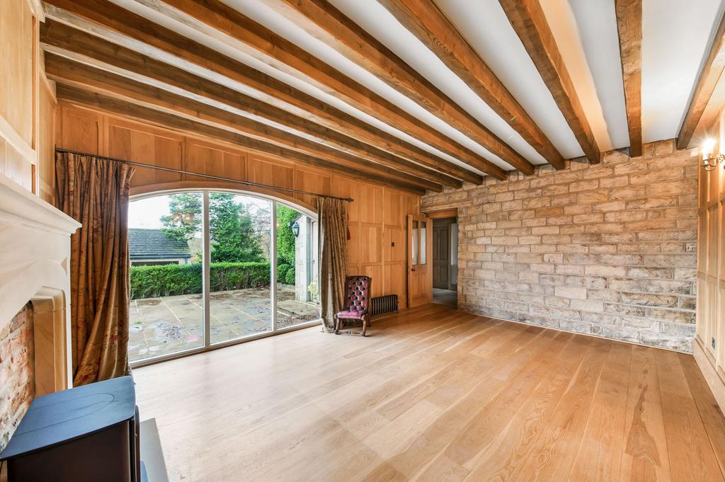 Second sitting room/family room/dining room