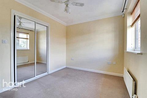 3 bedroom end of terrace house for sale, Galloway Drive, Ashford