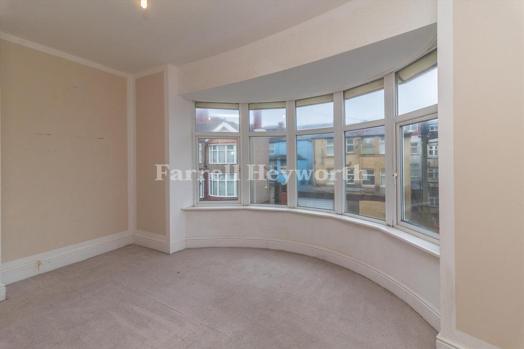 Bedroom 1 image 2