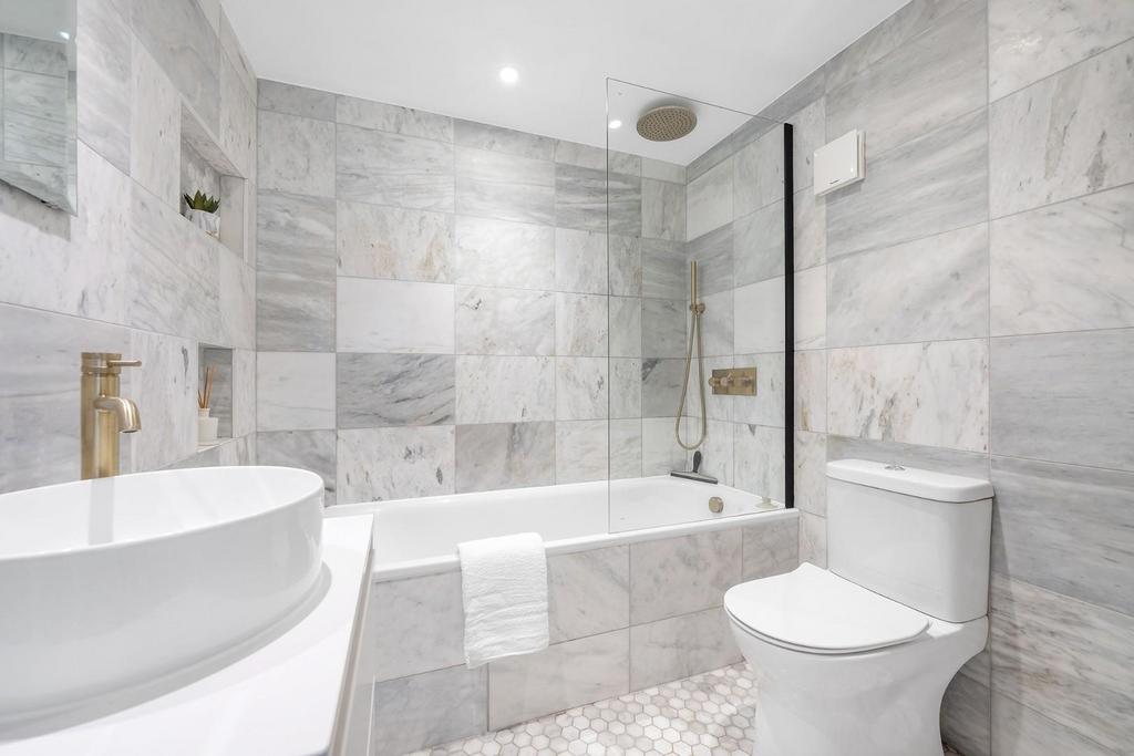 Bathroom.JPG