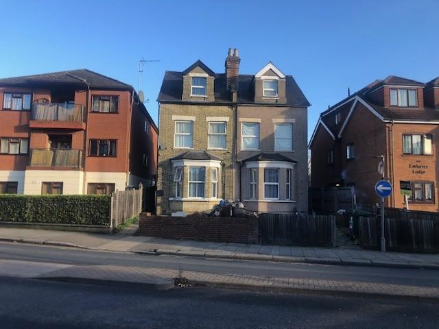 Ground Floor One Bedroom Flat Situated on High St
