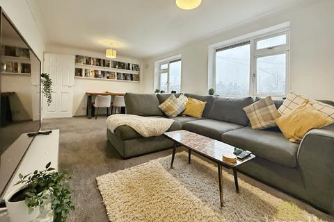 3 bedroom terraced house for sale, Capper Avenue, Hemswell Cliff DN21