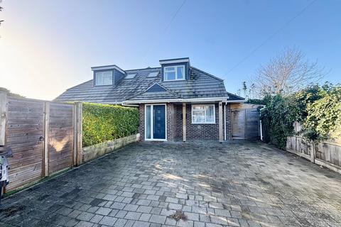 4 bedroom detached house to rent, Bronte Avenue, Christchurch BH23
