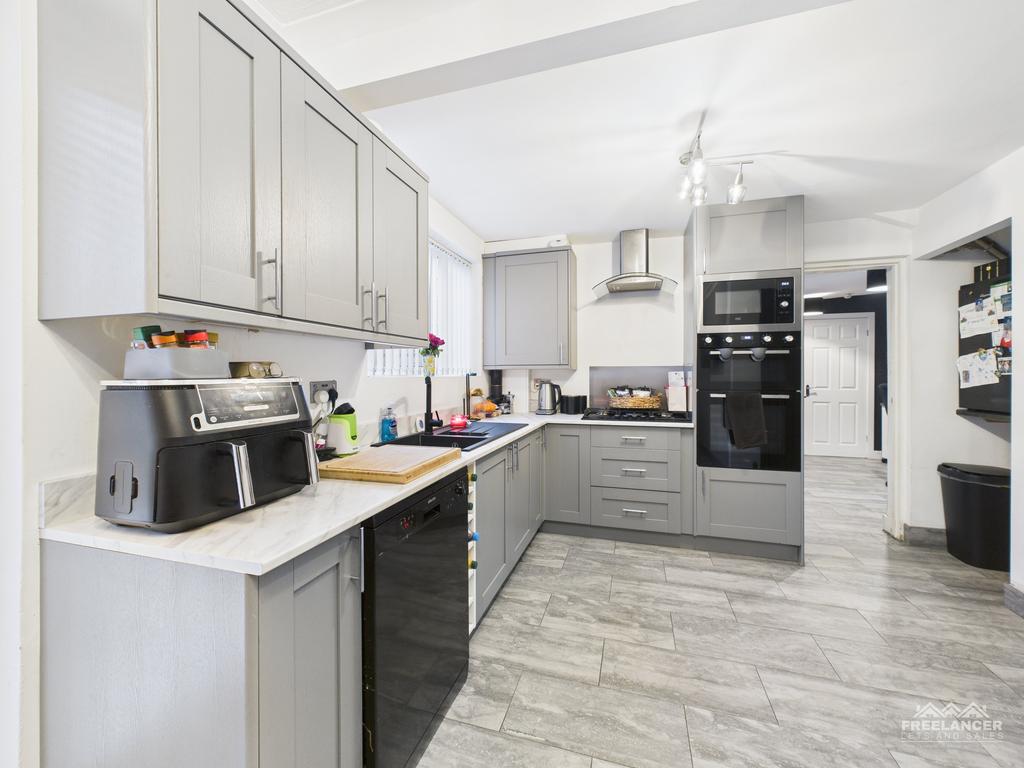 Kitchen 2