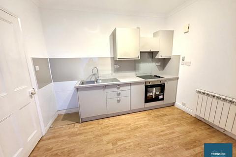 1 bedroom house to rent, Fore Street, Hayle