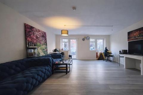 Studio to rent, North Circular Road, London