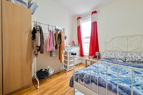 undefined, Avenue Road, Acton, London, W3